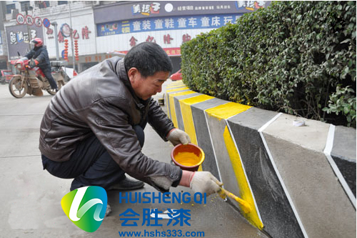 公路反光漆不够丰满？