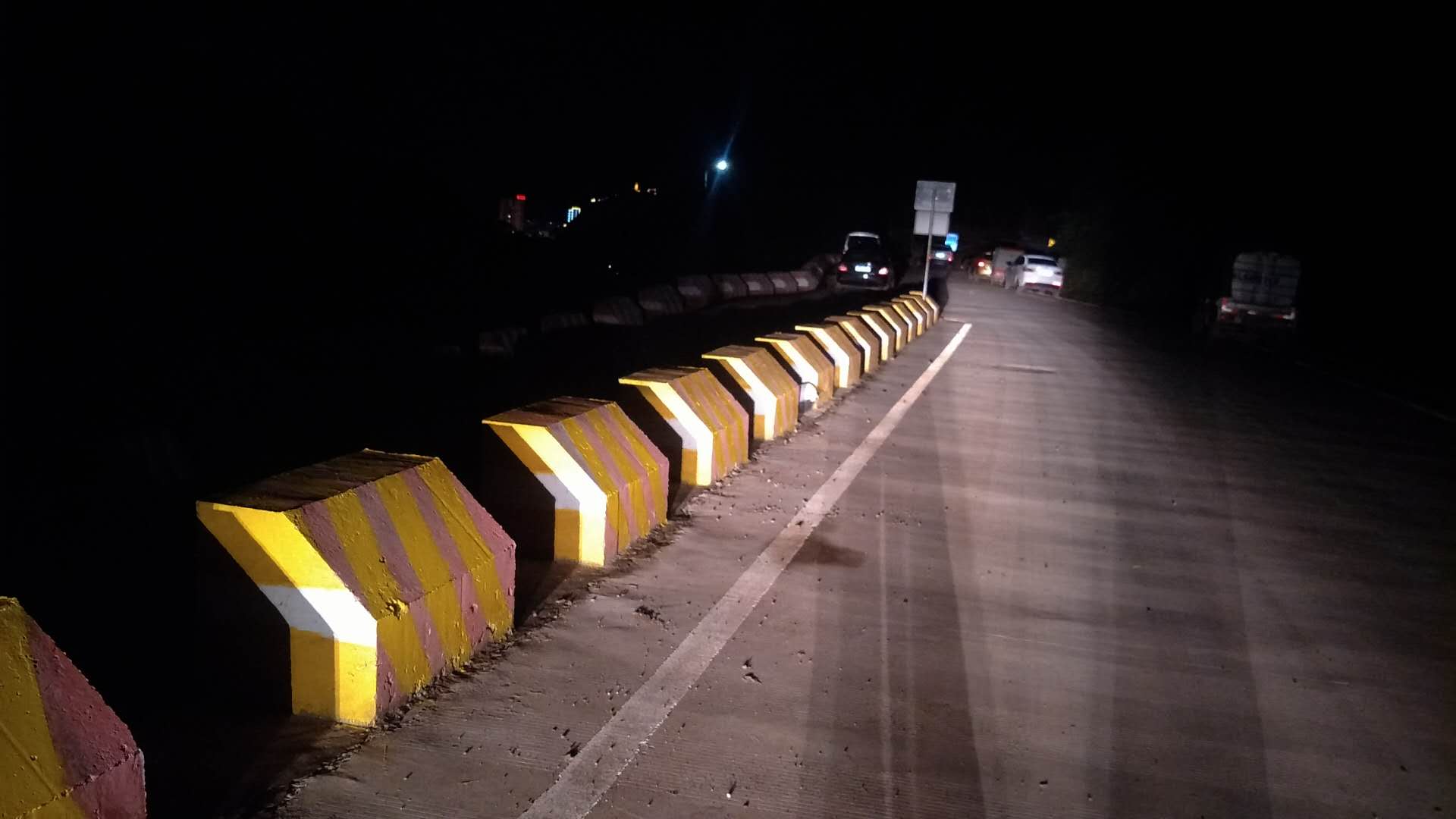 环境的温湿度对道路设施反光漆有什么影响