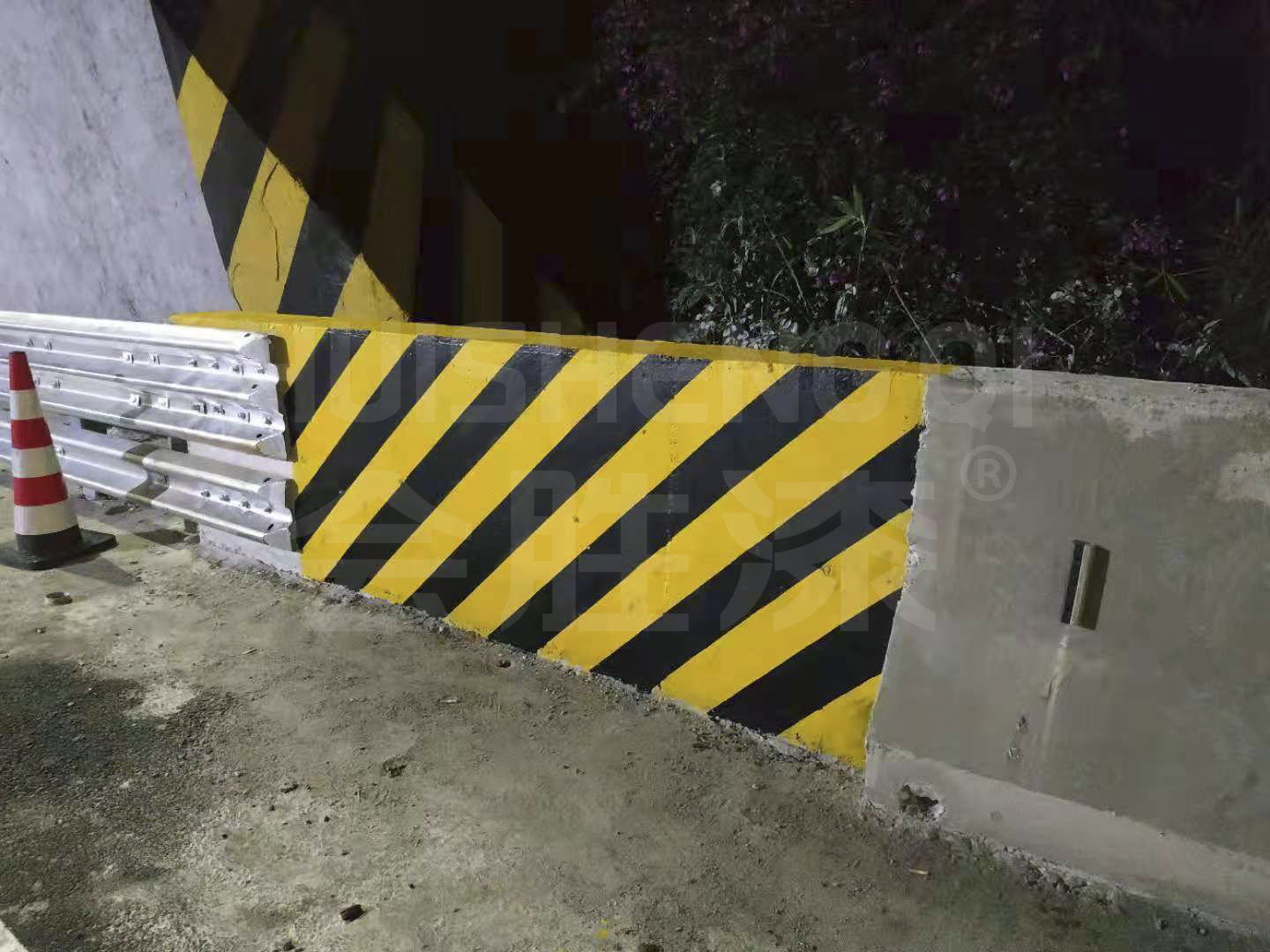 道路隔离墩反光漆 道路隔离墩反光漆